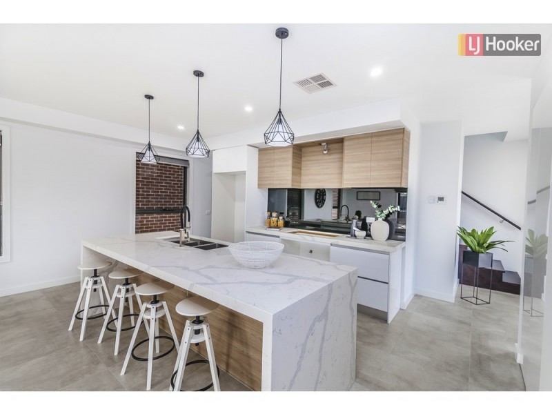 108 Gallantry Avenue, Craigieburn VIC 3064