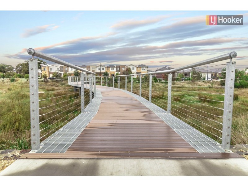 16 Gallantry Avenue, Craigieburn VIC 3064