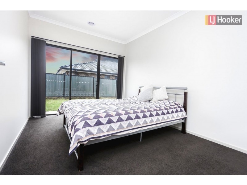12 Glacier Street, Craigieburn VIC 3064