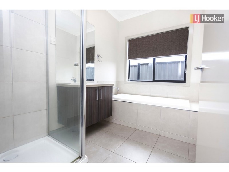 12 Glacier Street, Craigieburn VIC 3064