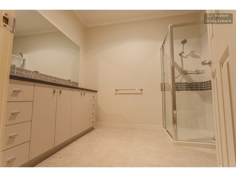 4 Barley Croft Lane, Craigieburn VIC 3064