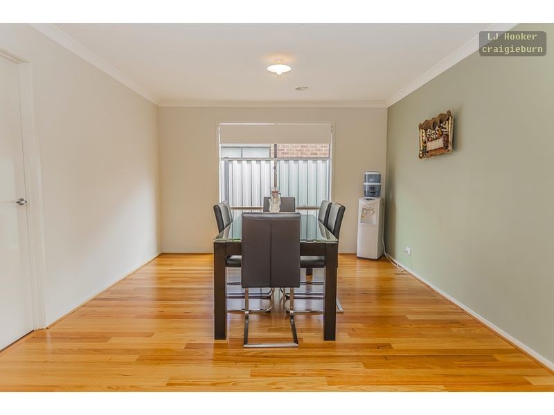 23 Beechworth Ave, Roxburgh Park VIC 3064