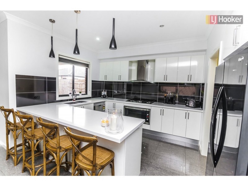 15 Champion Parade, Craigieburn VIC 3064