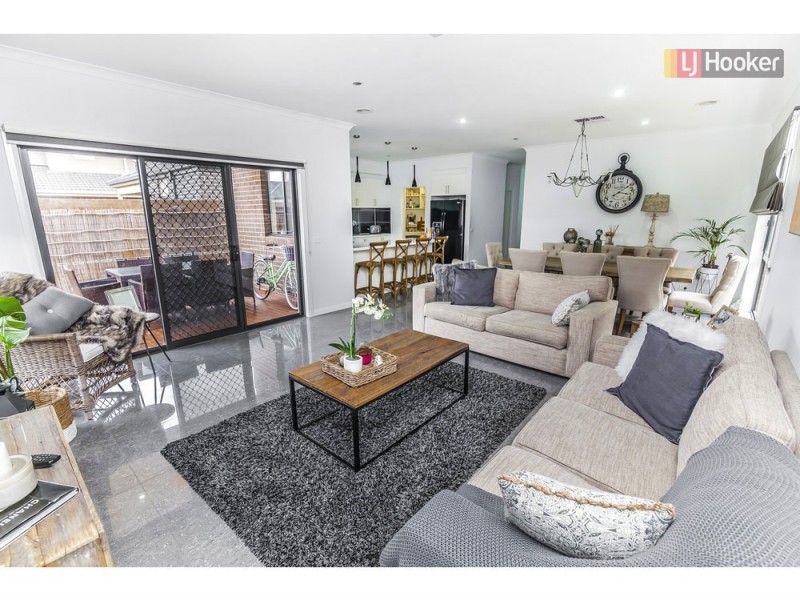 15 Champion Parade, Craigieburn VIC 3064