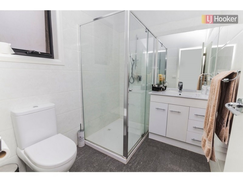 15 Champion Parade, Craigieburn VIC 3064