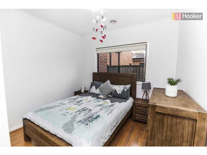 15 Champion Parade, Craigieburn VIC 3064