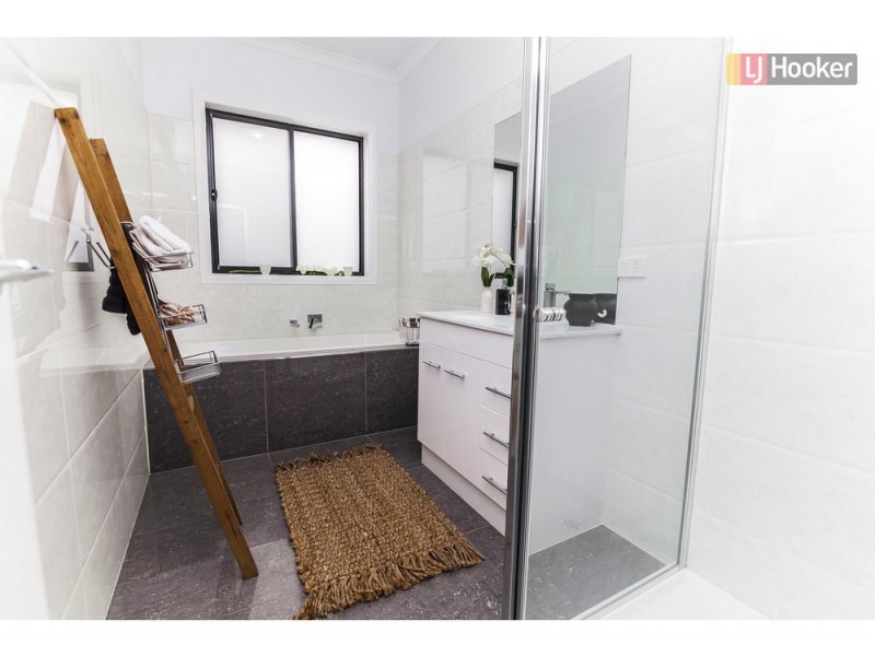 15 Champion Parade, Craigieburn VIC 3064