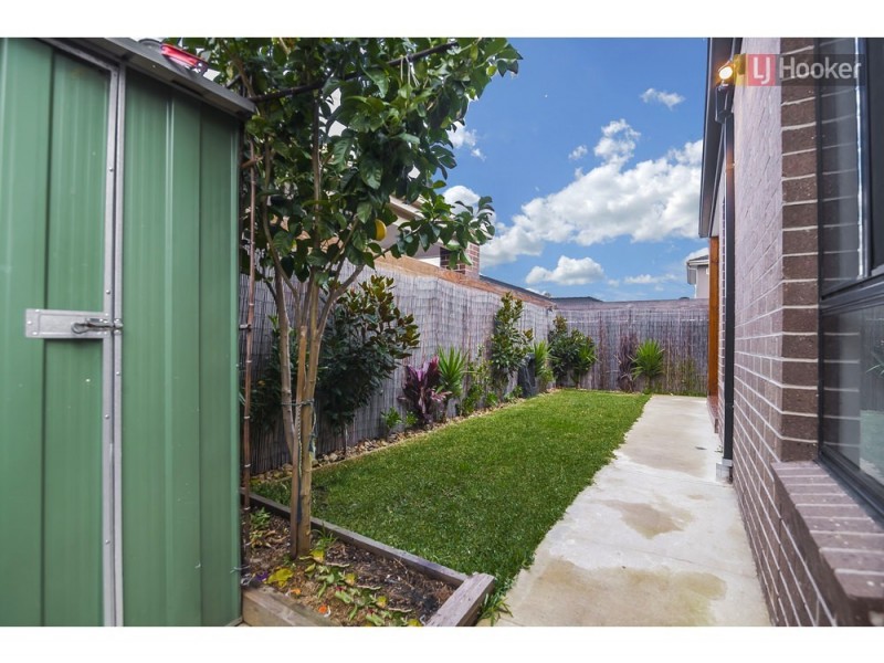 15 Champion Parade, Craigieburn VIC 3064