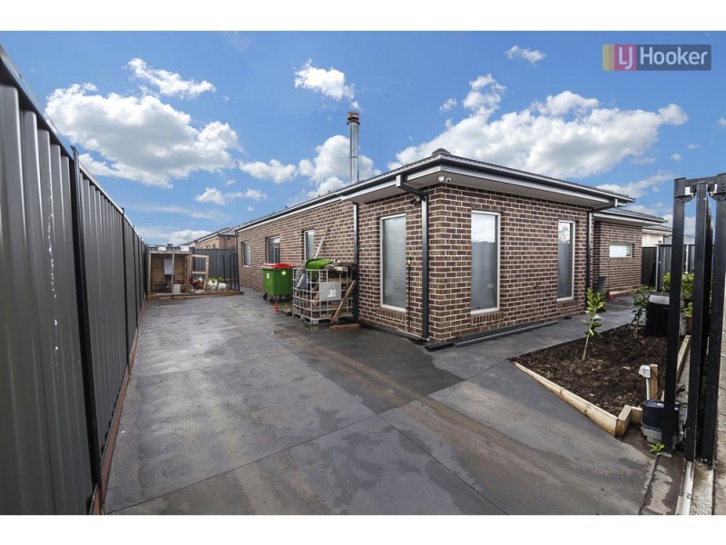 14 Rouge Way, Craigieburn VIC 3064