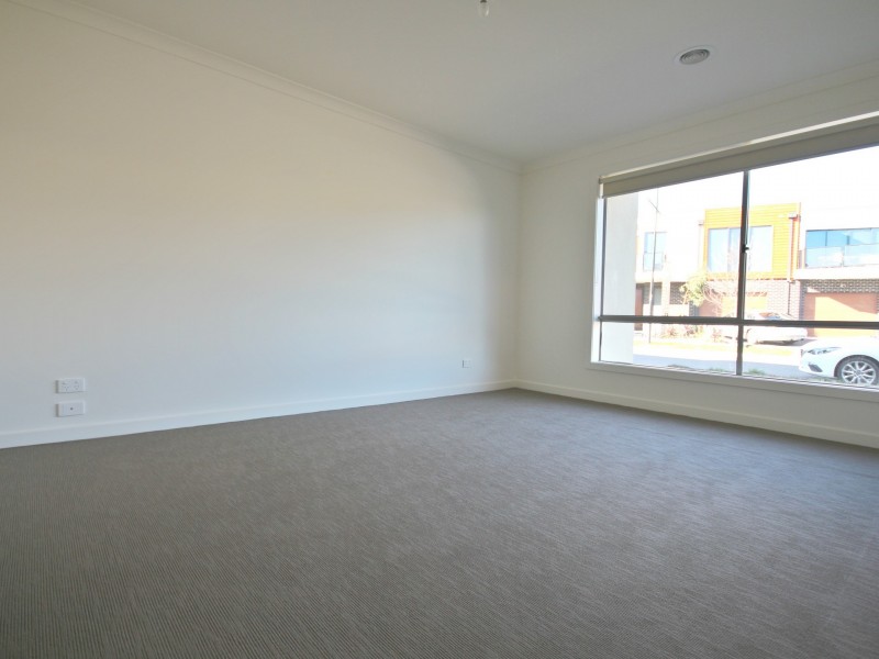 4 Cavell Drive, Craigieburn VIC 3064