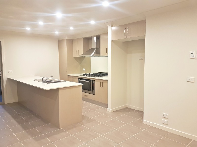 4 Cavell Drive, Craigieburn VIC 3064