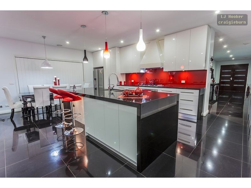 20 Westbury Parkway, Roxburgh Park VIC 3064