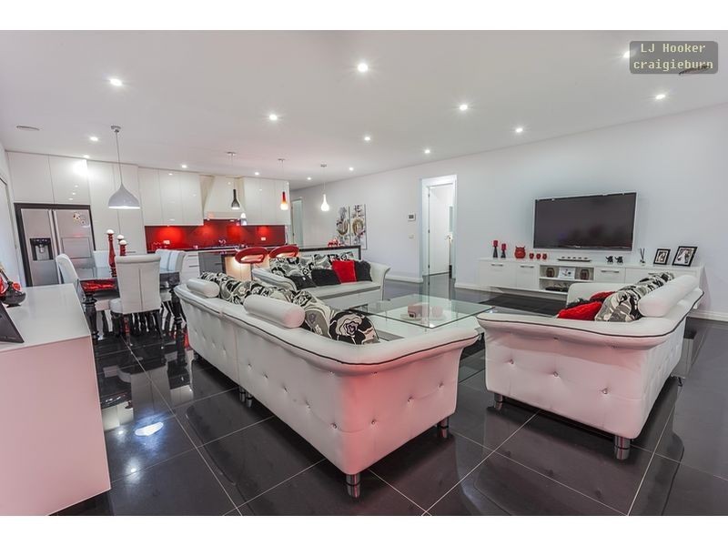 20 Westbury Parkway, Roxburgh Park VIC 3064