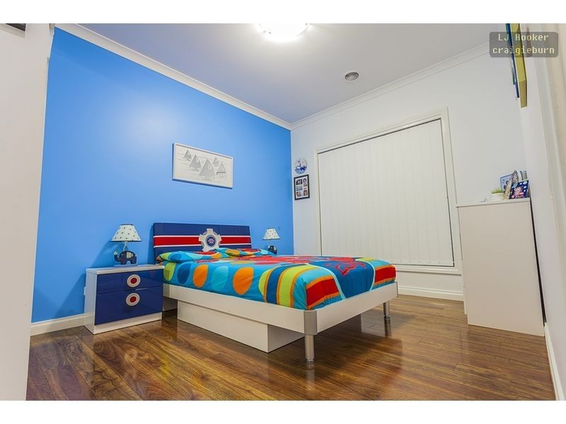 20 Westbury Parkway, Roxburgh Park VIC 3064