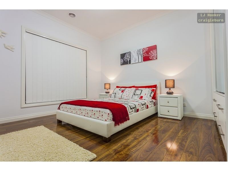 20 Westbury Parkway, Roxburgh Park VIC 3064