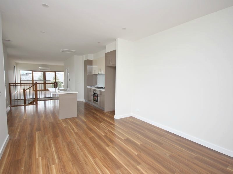 24 Gallantry Avenue, Craigieburn VIC 3064