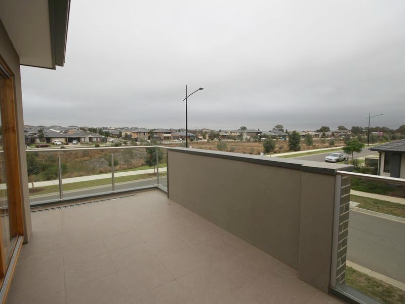 24 Gallantry Avenue, Craigieburn VIC 3064