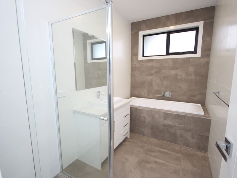 24 Gallantry Avenue, Craigieburn VIC 3064