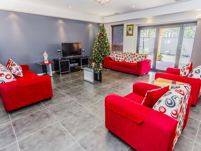 34 Woodside way, Roxburgh Park VIC 3064