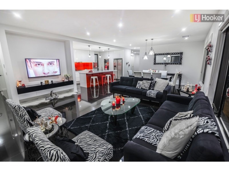 42 Valiant Crescent, Craigieburn VIC 3064