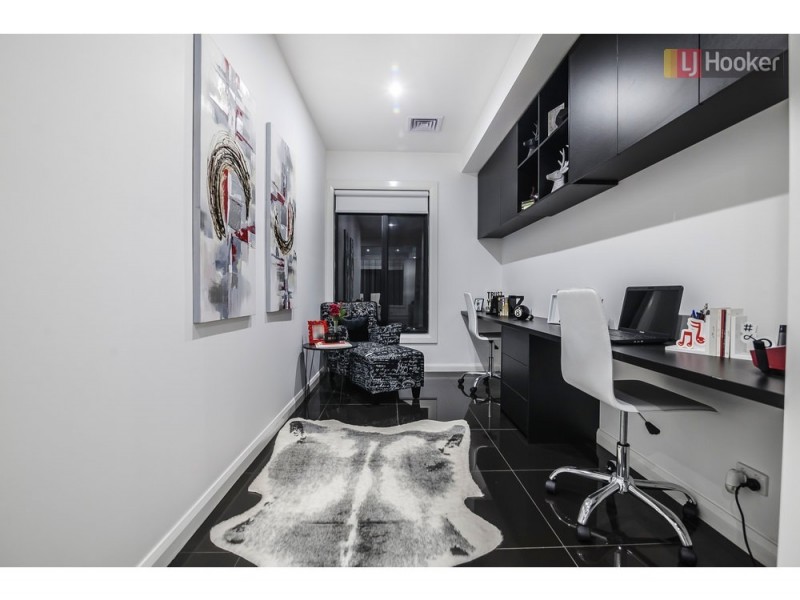 42 Valiant Crescent, Craigieburn VIC 3064