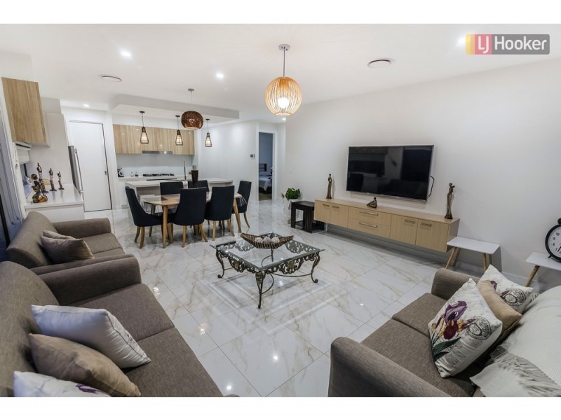 27 Mountleigh Circuit, Craigieburn VIC 3064