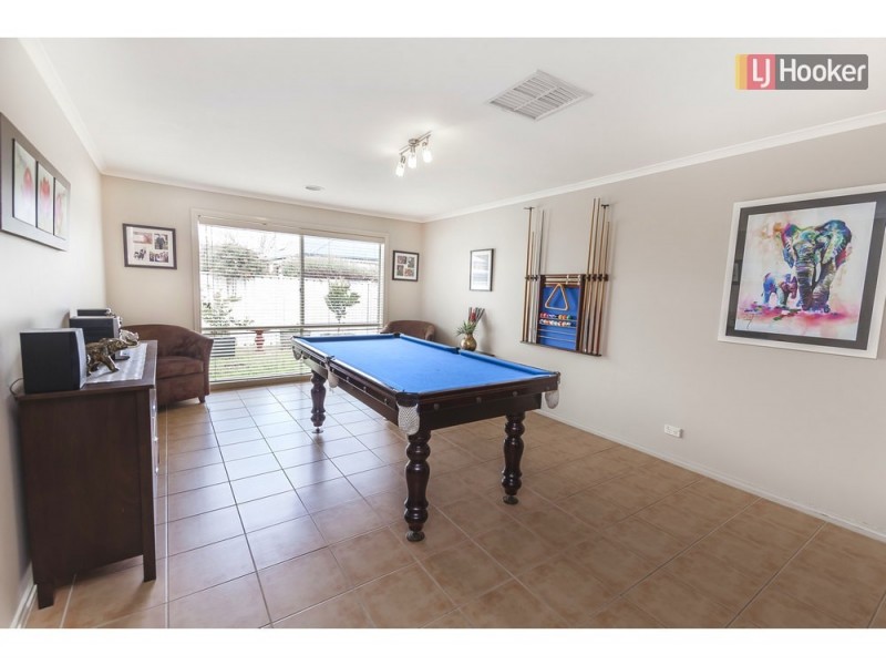 49 Lakes Drive, Craigieburn VIC 3064