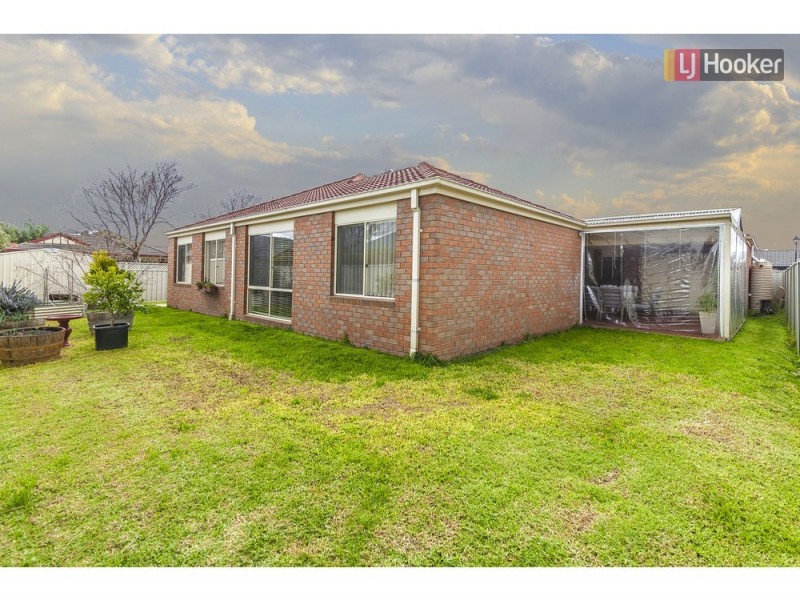 49 Lakes Drive, Craigieburn VIC 3064