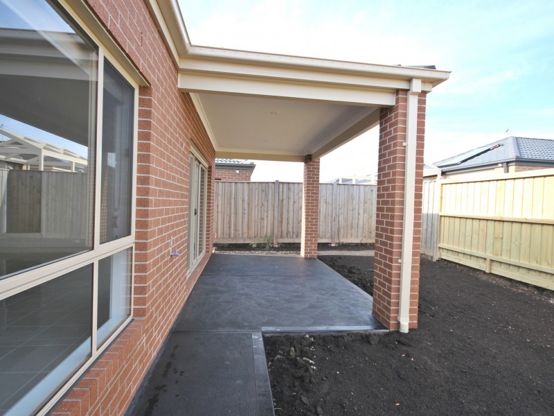 63 Falstone Circuit, Mickleham VIC 3064