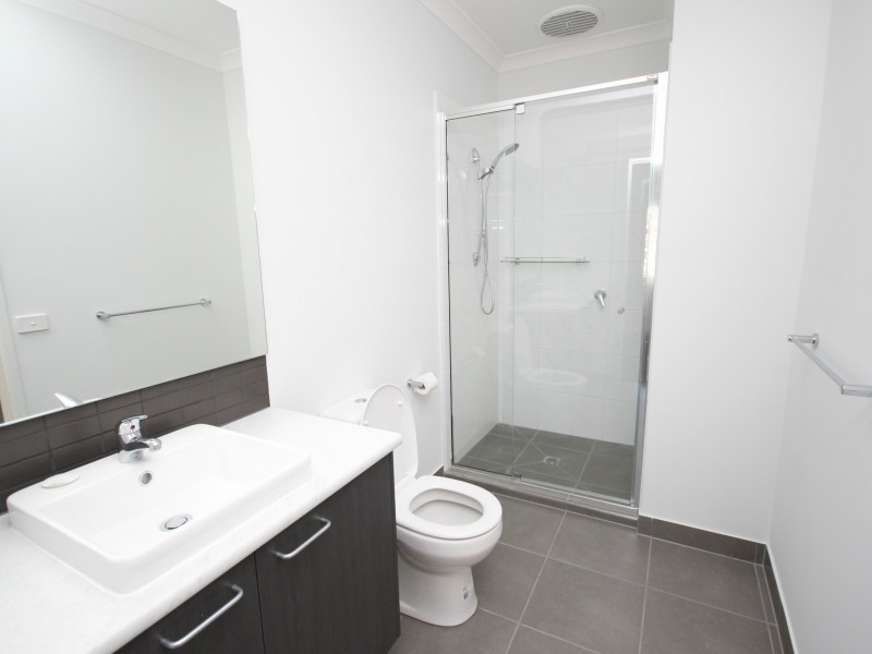 11 Sandwood Place, Craigieburn VIC 3064