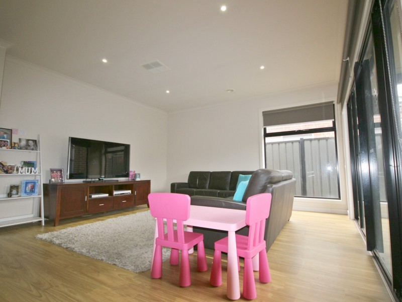 28 Periwinkle Circuit, Craigieburn VIC 3064