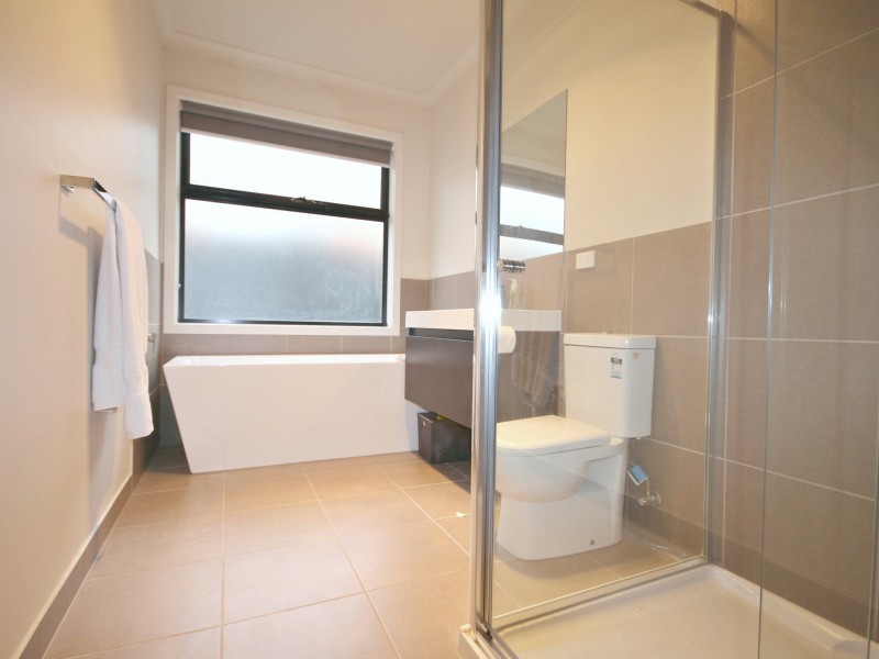 28 Periwinkle Circuit, Craigieburn VIC 3064