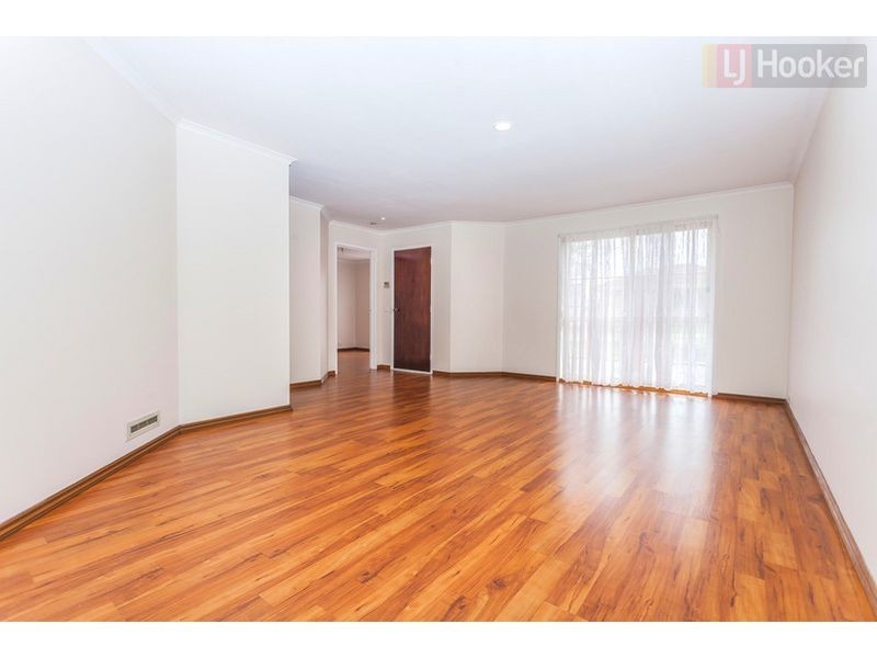 38 Pinnock Avenue, Roxburgh Park VIC 3064