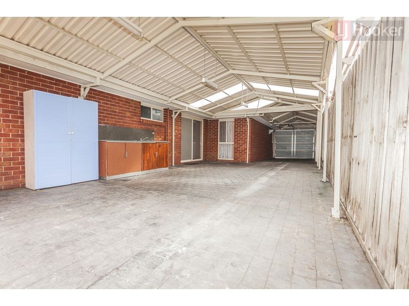 38 Pinnock Avenue, Roxburgh Park VIC 3064