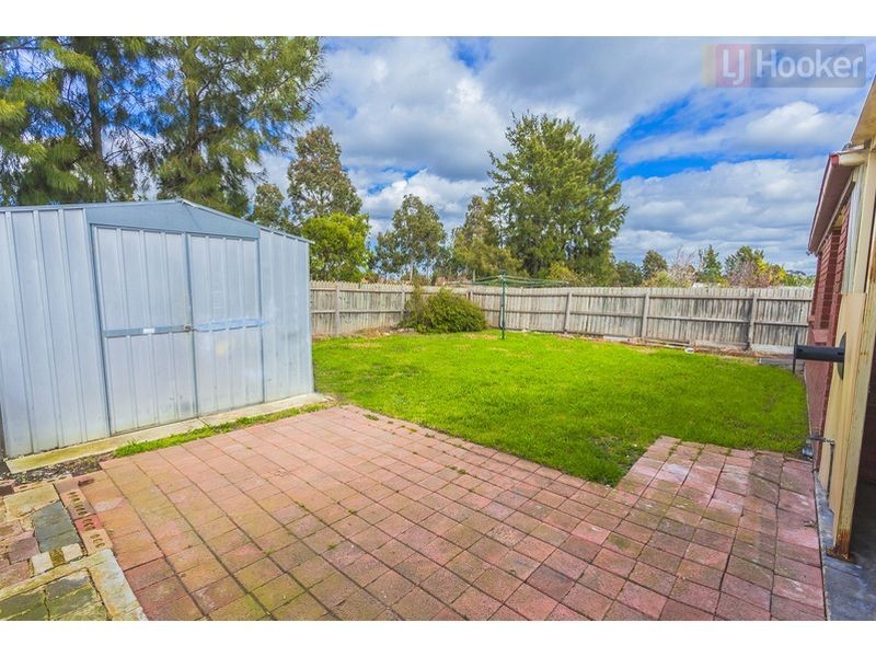 38 Pinnock Avenue, Roxburgh Park VIC 3064