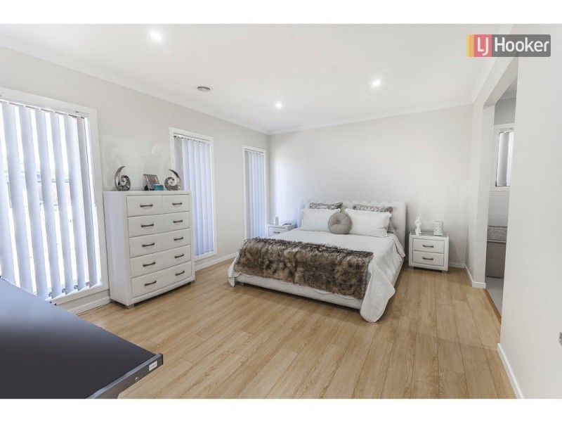 9 Mountleigh Circuit, Craigieburn VIC 3064