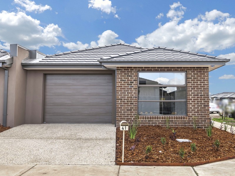 41 Highfield Drive, Mickleham VIC 3064