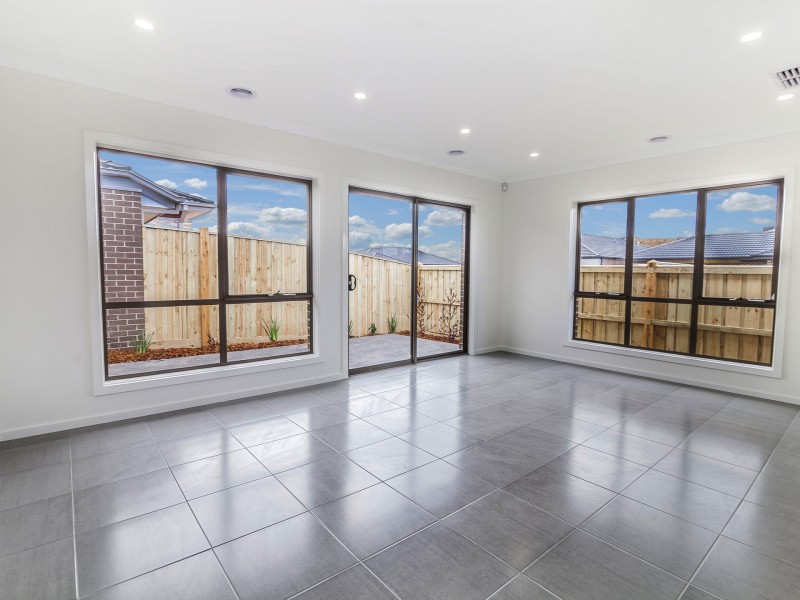 41 Highfield Drive, Mickleham VIC 3064