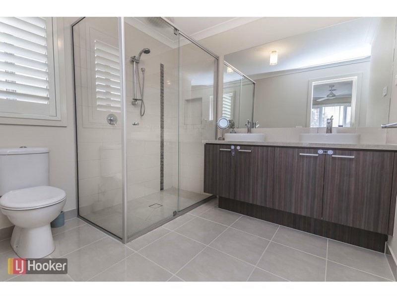 24 Falstone Circuit, Mickleham VIC 3064