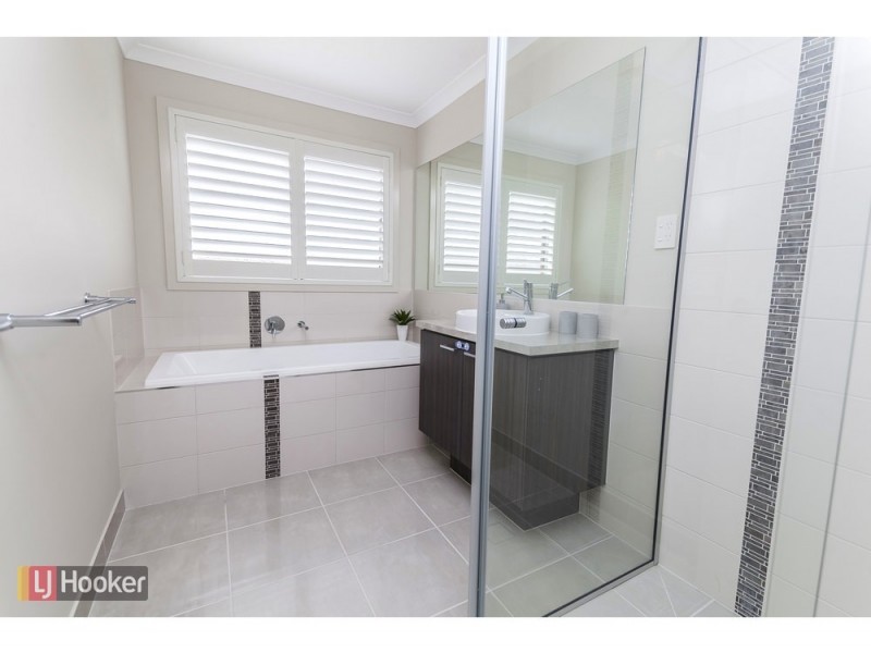 24 Falstone Circuit, Mickleham VIC 3064