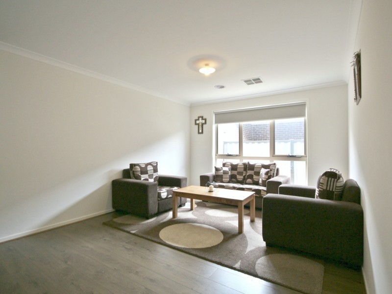 14 Travers St, Craigieburn VIC 3064
