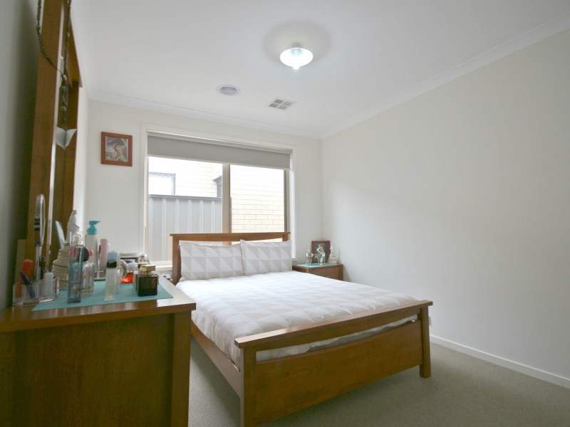 14 Travers St, Craigieburn VIC 3064