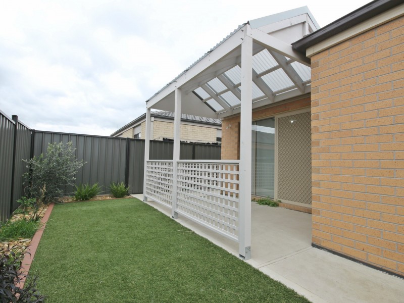 14 Travers St, Craigieburn VIC 3064
