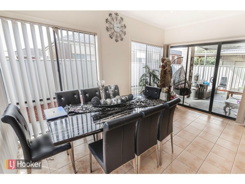 4 Pinehurst Rise, Craigieburn VIC 3064