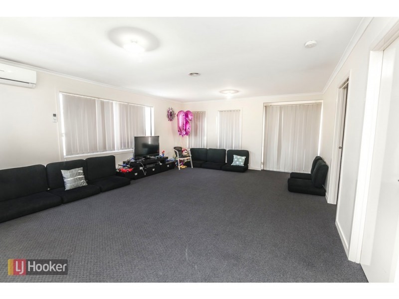 4 Pinehurst Rise, Craigieburn VIC 3064