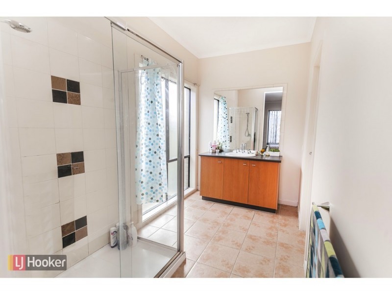 4 Pinehurst Rise, Craigieburn VIC 3064