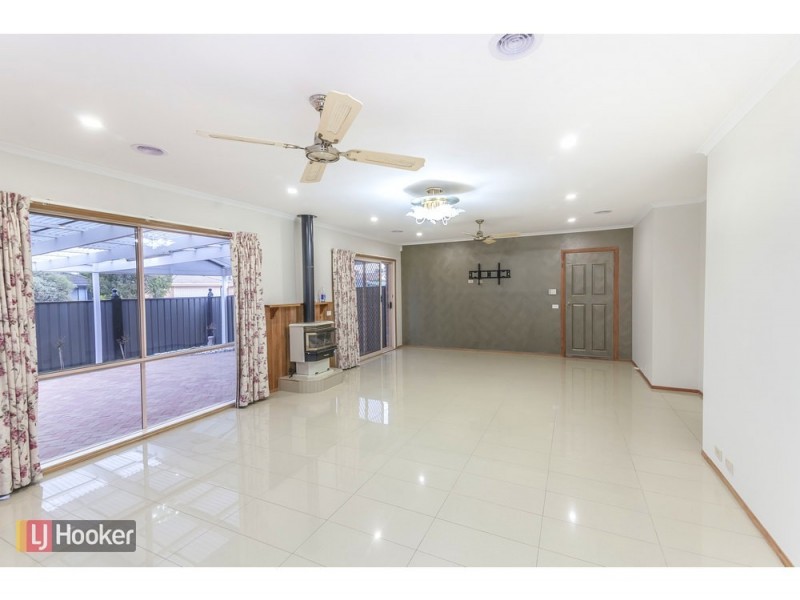 4 Bradworth Street, Craigieburn VIC 3064