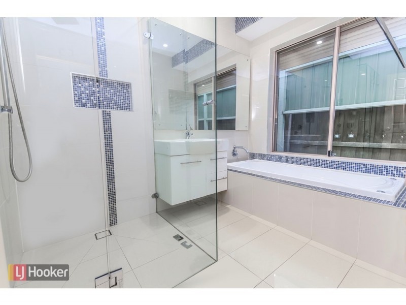 4 Bradworth Street, Craigieburn VIC 3064