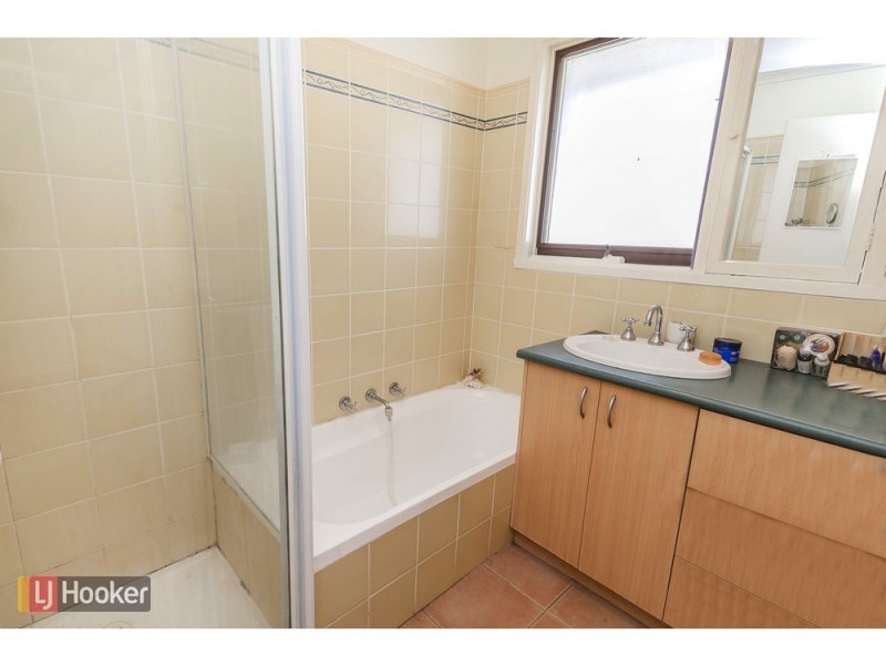 100 Hothlyn Drive, Craigieburn VIC 3064