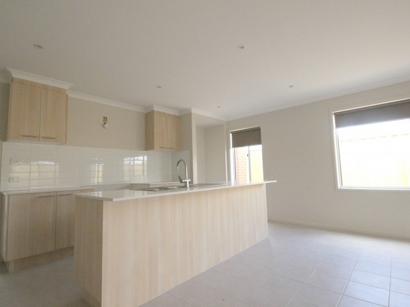 4 Selwood Road, Mickleham VIC 3064